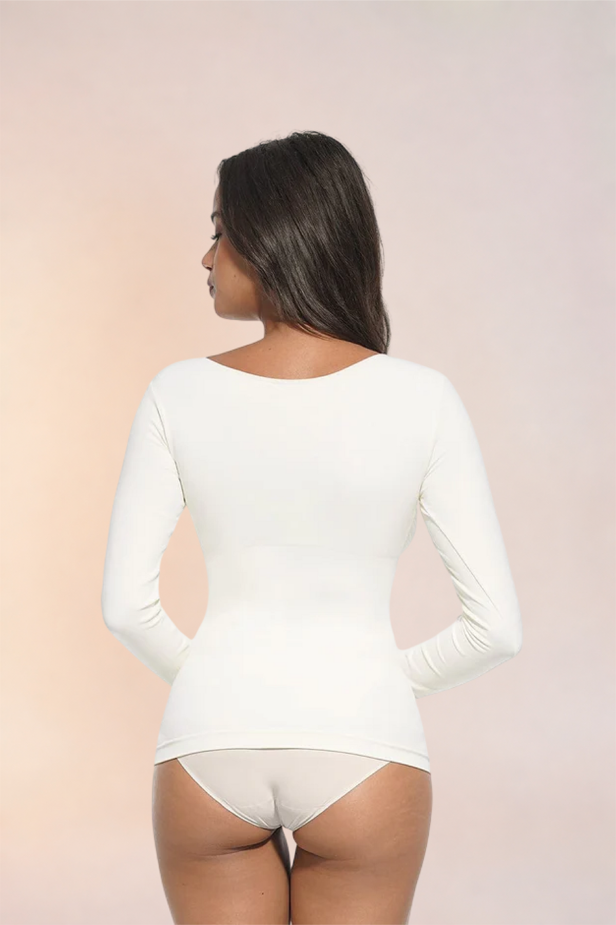 Skinzform Diamant Top in Blanc, back view - scoop back and long sleeves