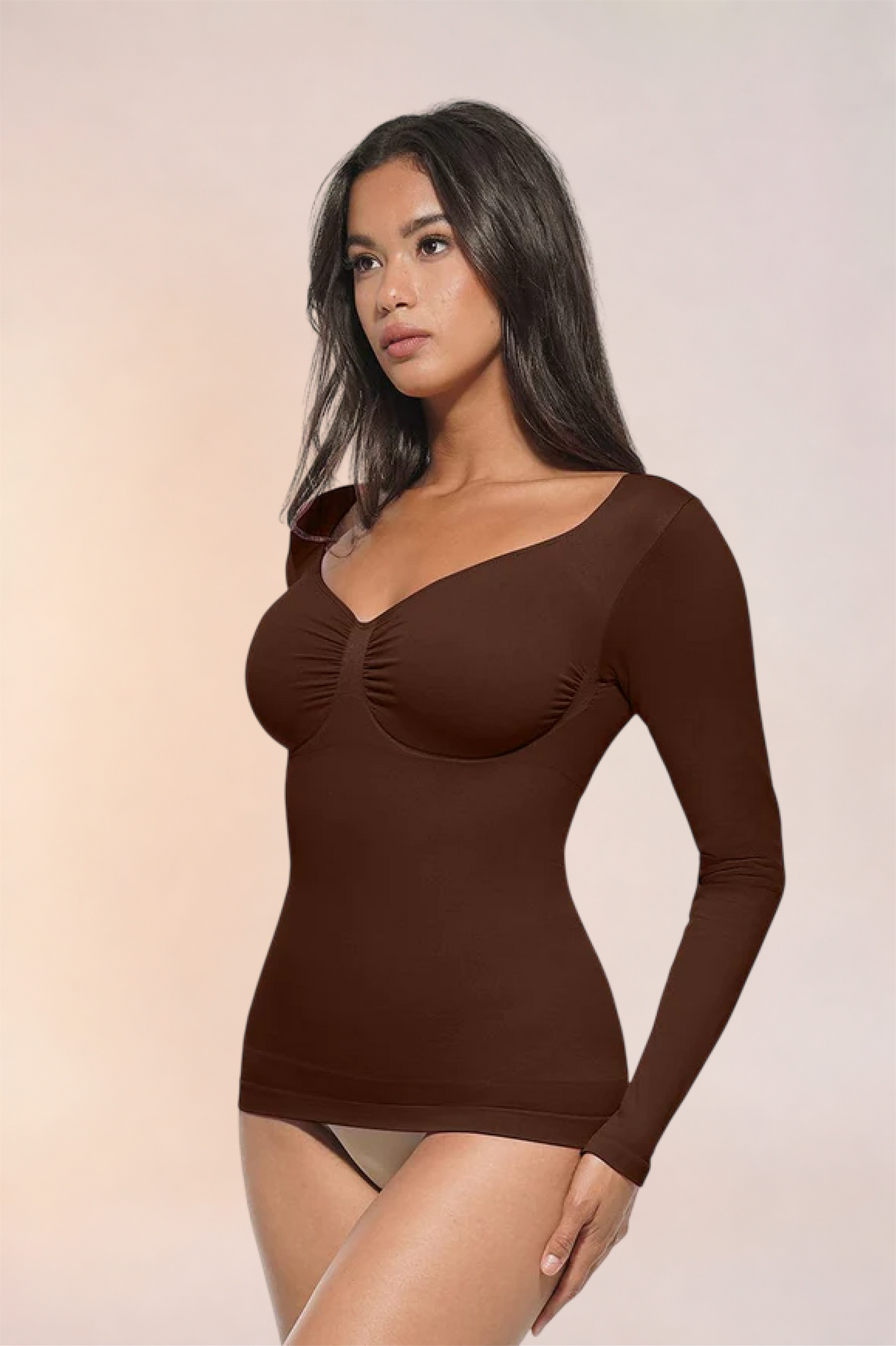 Skinzform Diamant Top in Cacao - angled front view on the model