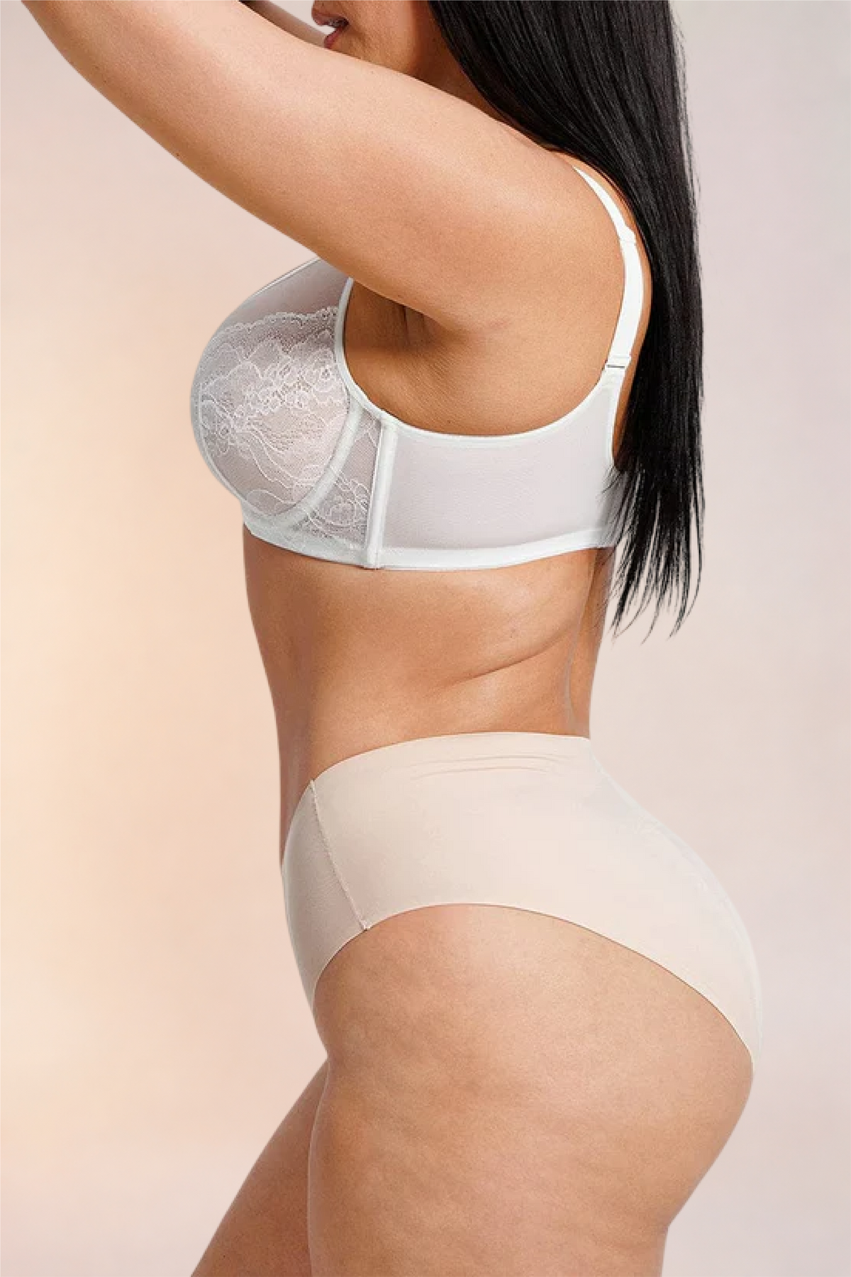 Skinzform Élégance Bra in Blanc worn with matching briefs, side view