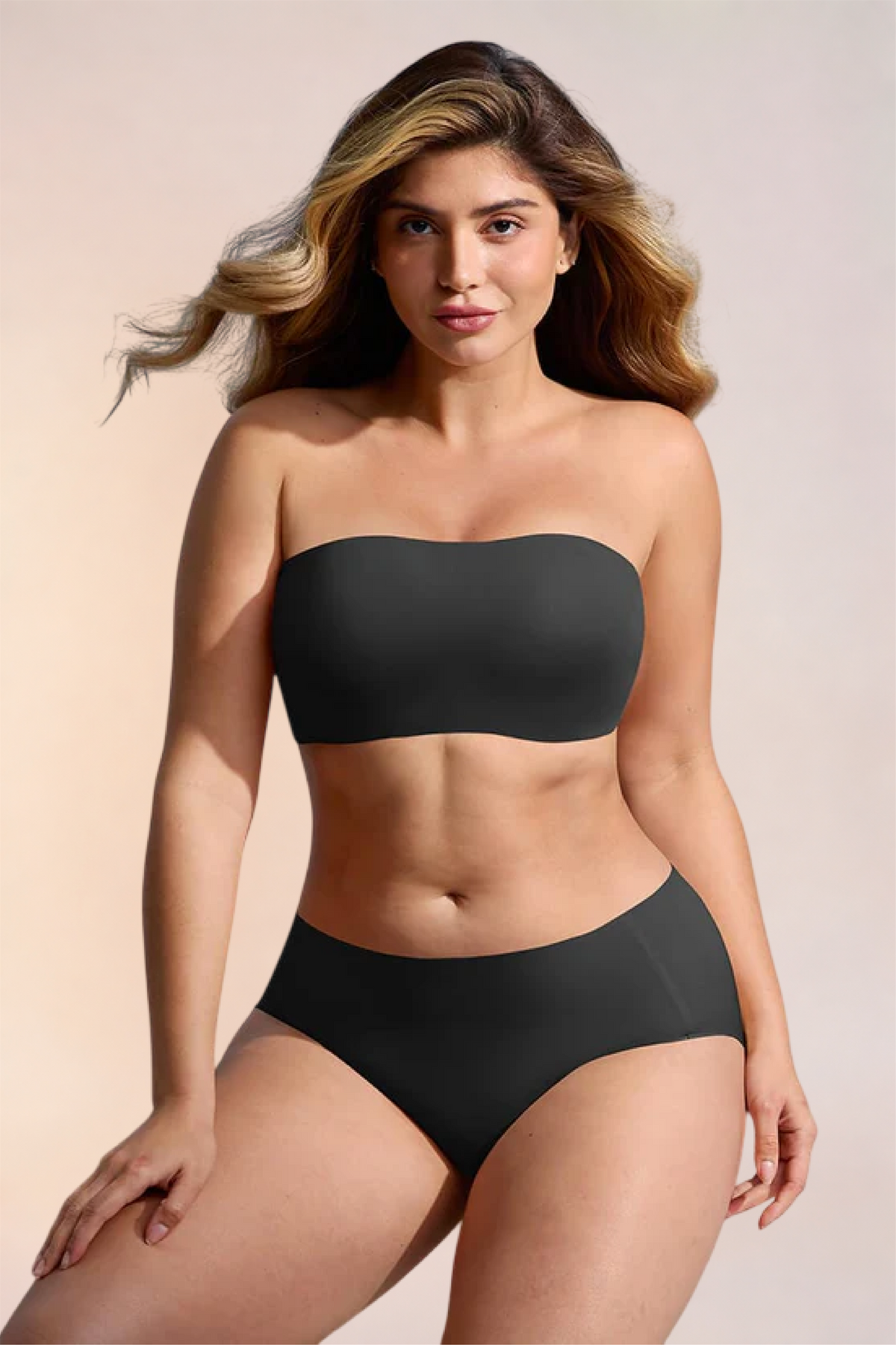 Skinzform Libre Bandeau in Noir - strapless bandeau worn with matching briefs, front view