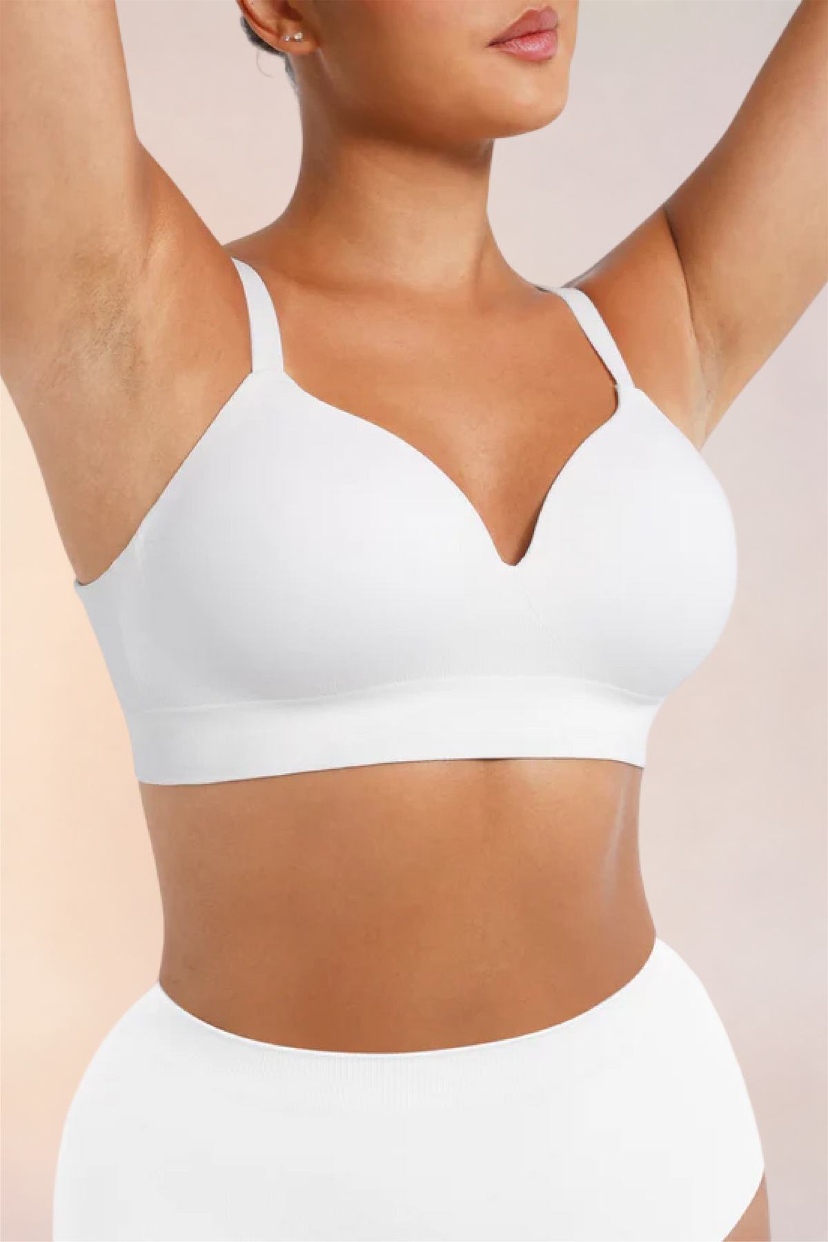 Close-up of the cups and V-notch centre on the Skinzform Nuage Bra in Blanc