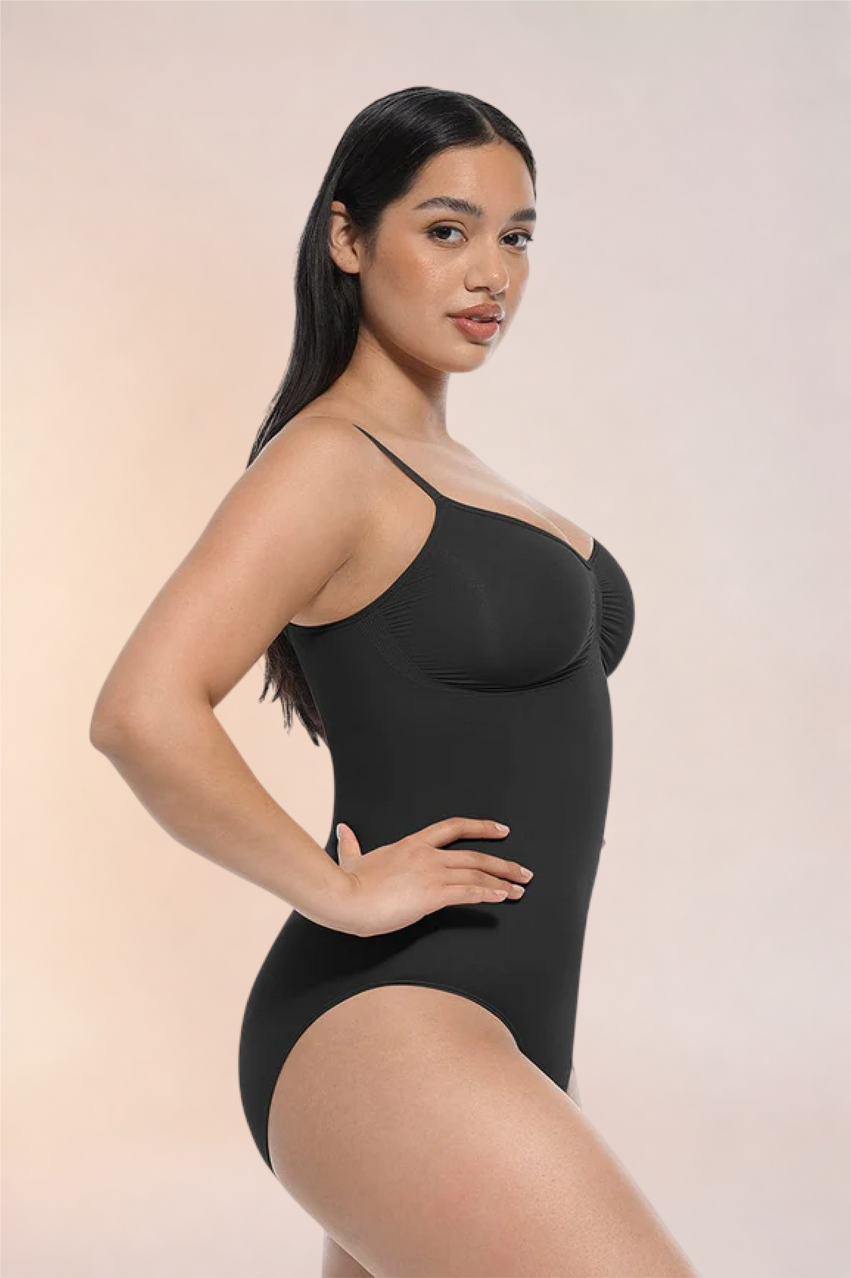 Skinzform Core Brief in Noir - side view over the hip and thigh