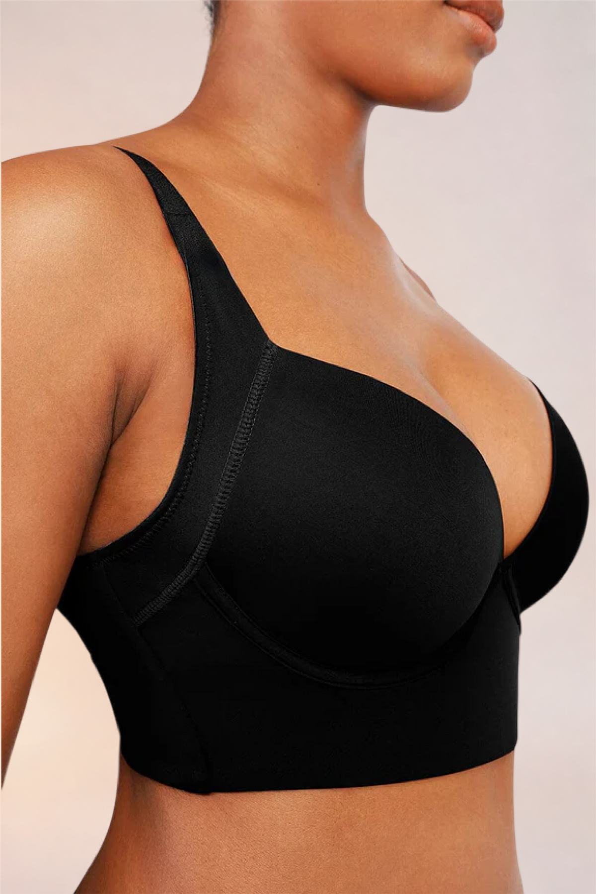 Close-up of the moulded cup in profile on the Skinzform Sculpt Bra in Noir